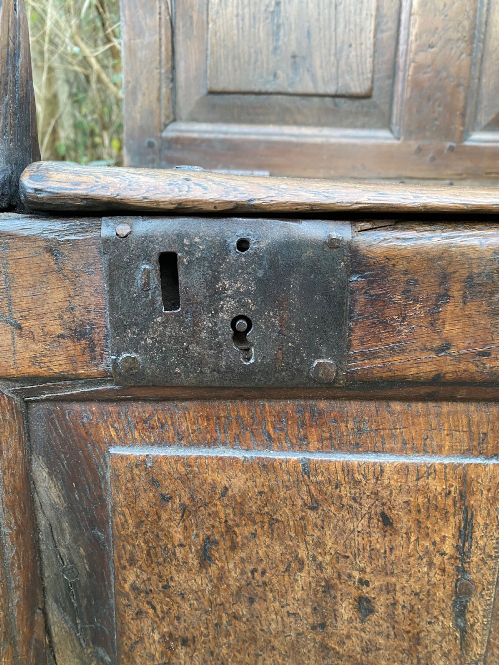 Early Oak Settle View XI