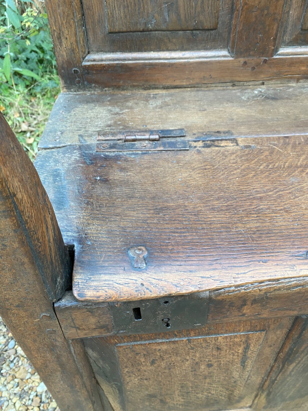 Early Oak Settle View XII