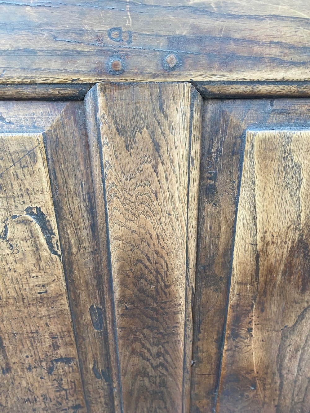 Early Oak Settle View XV