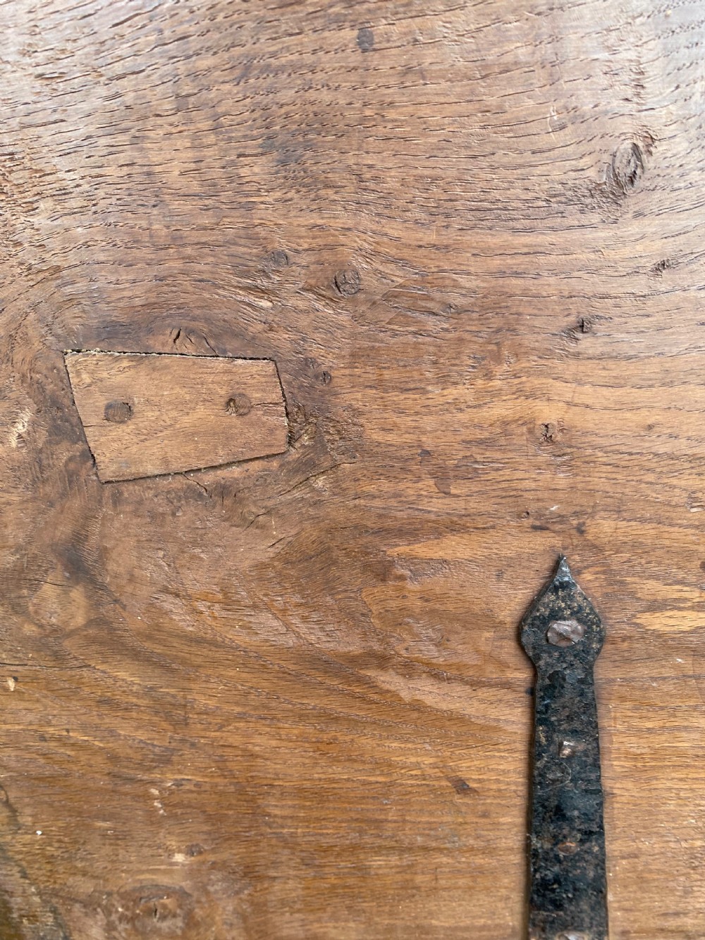 Early Oak Sword Chest View XXVI