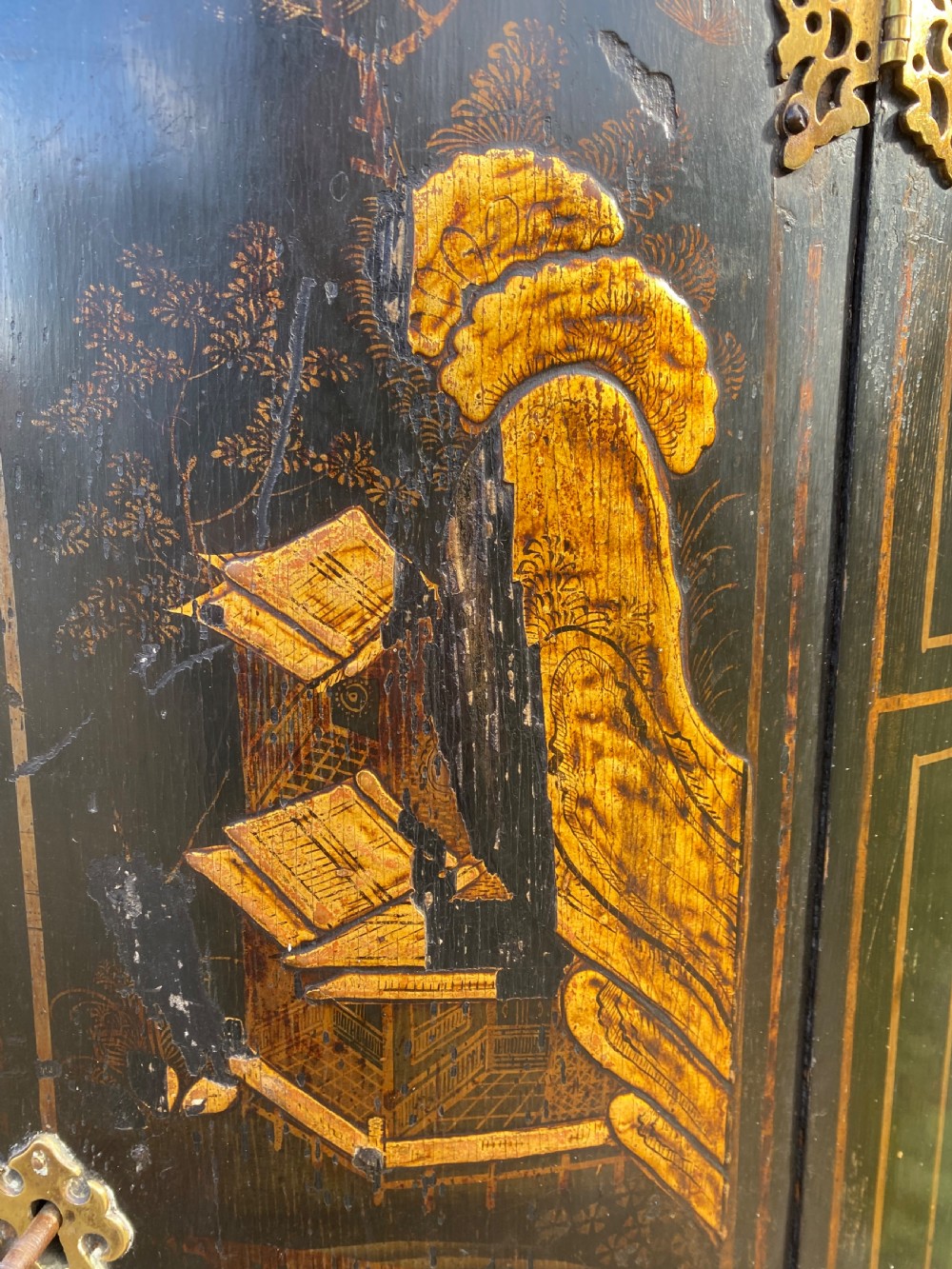 Georgian Chinoiserie Corner Cupboard  View VIII