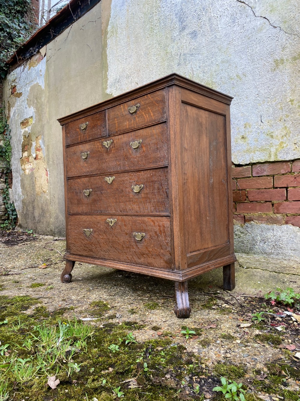 Early Oak Chest of Drawers  View II
