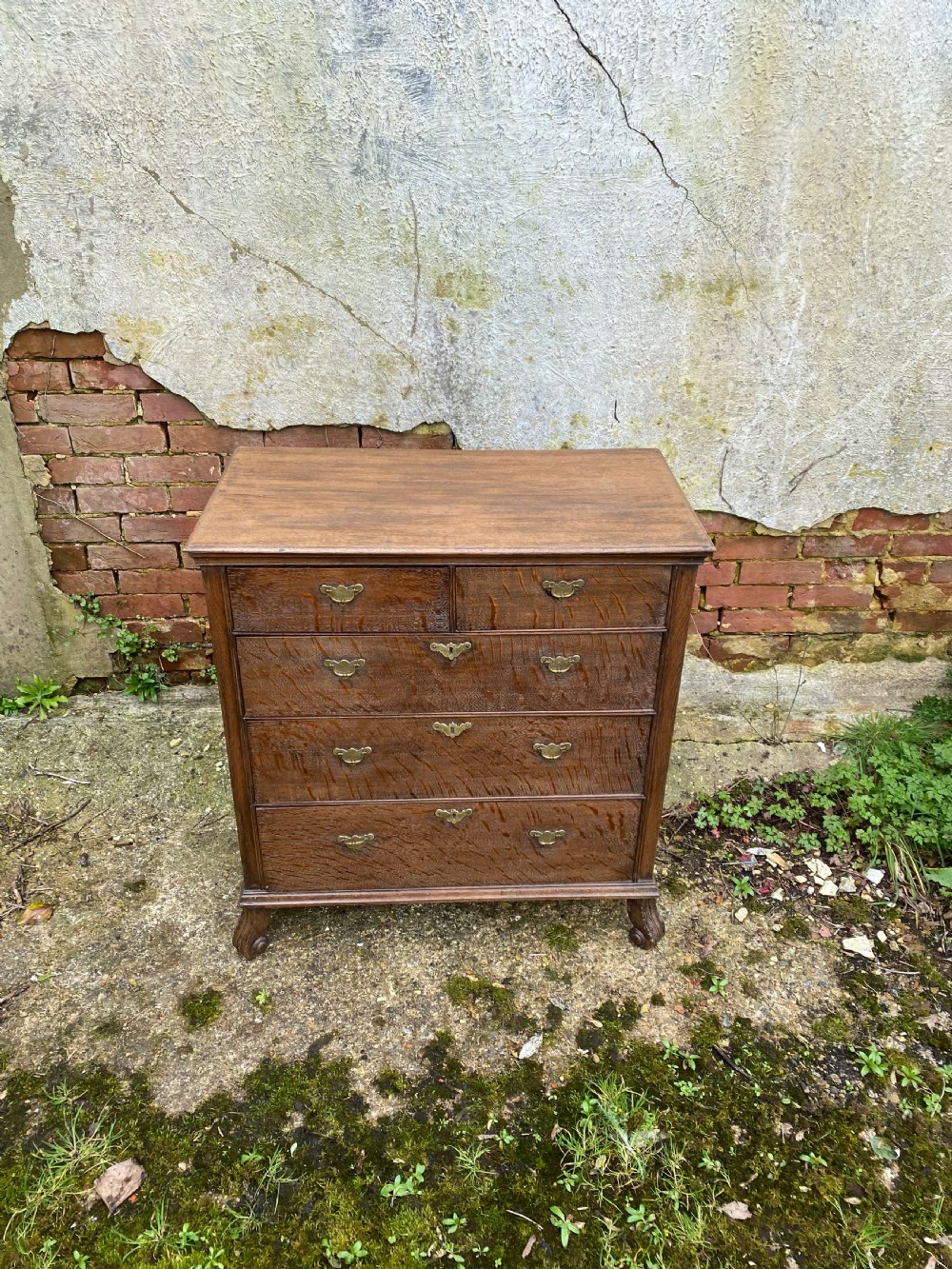 Early Oak Chest of Drawers  View IV
