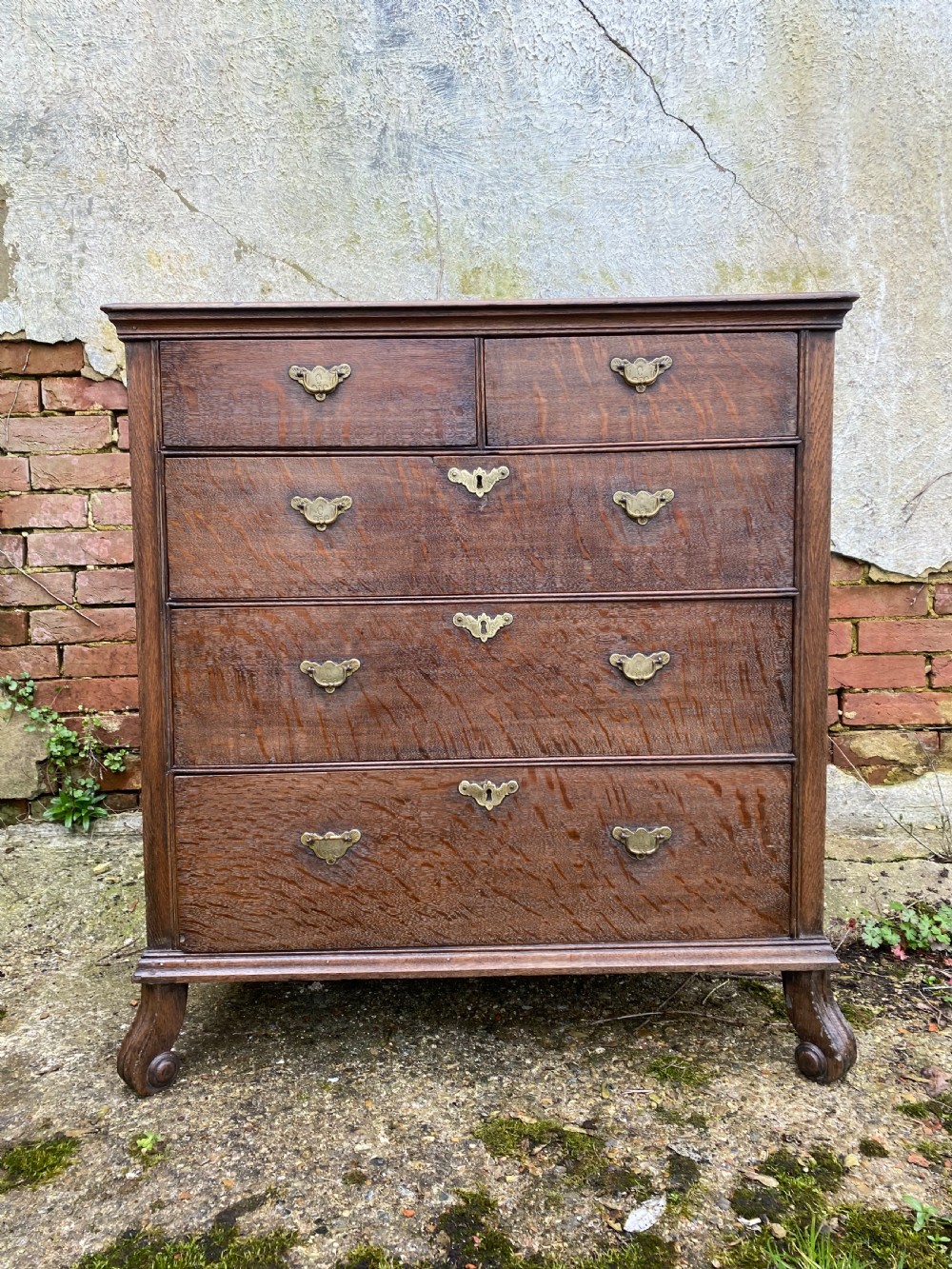 Early Oak Chest of Drawers  View V