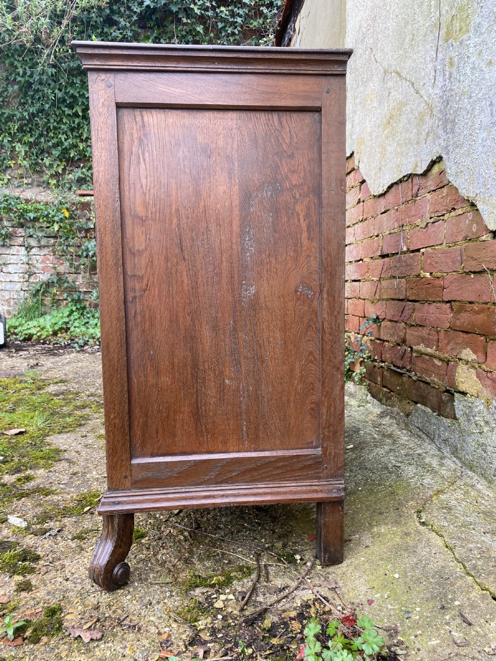Early Oak Chest of Drawers  View XIII