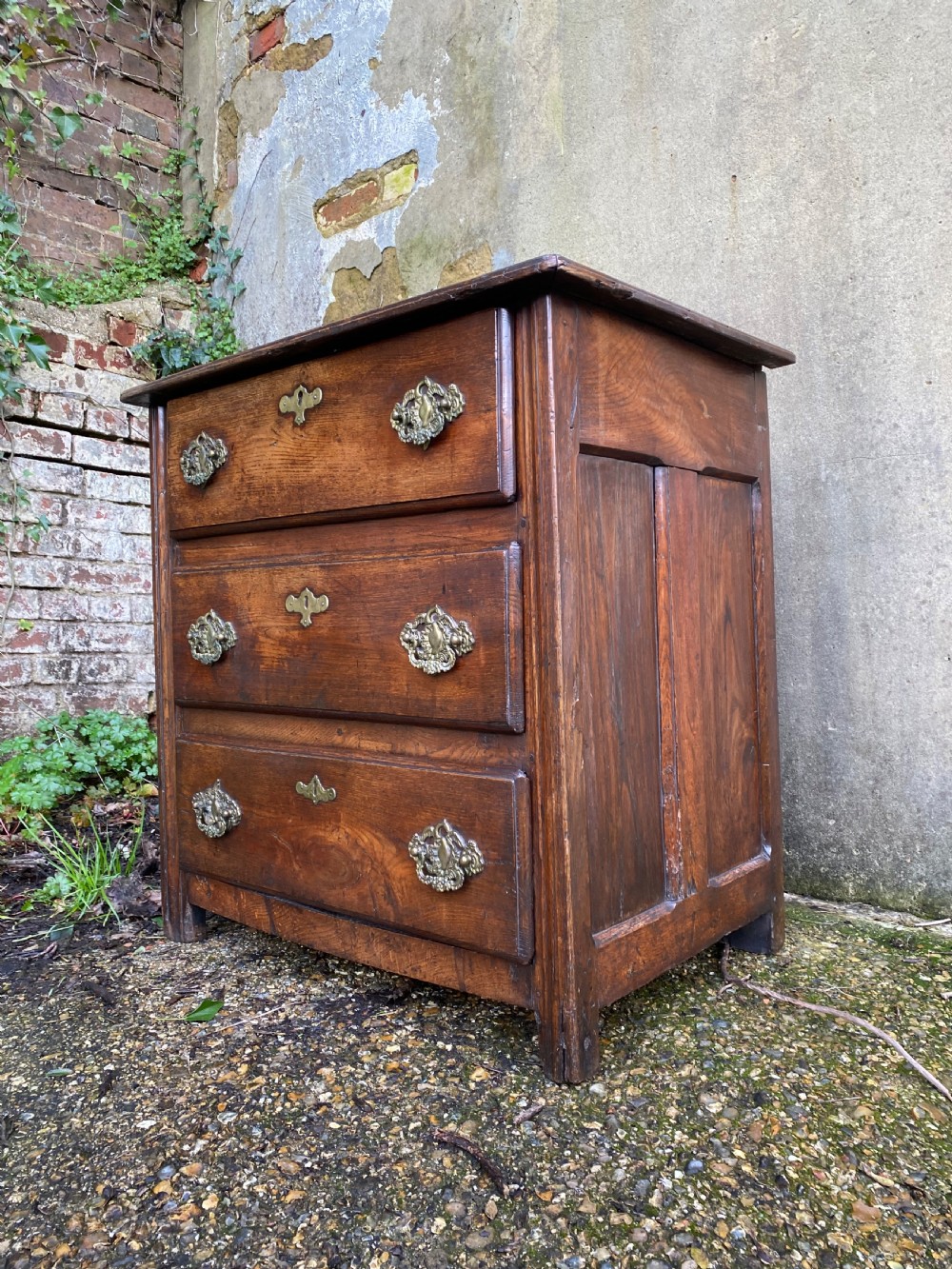 Antique Chest of Drawers