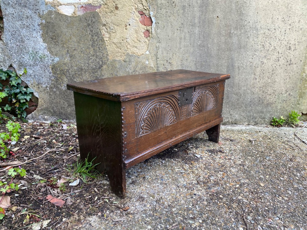 Small Early Oak Coffer View V