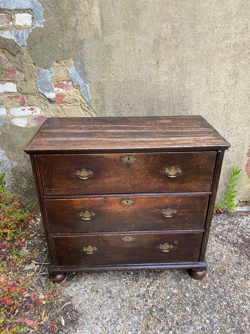 Early Oak Chest of Drawers  View V