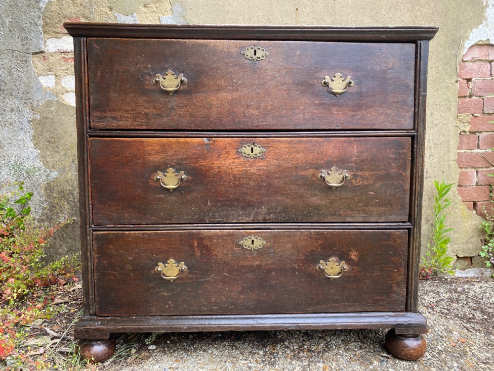 Early Oak Chest of Drawers  View VI