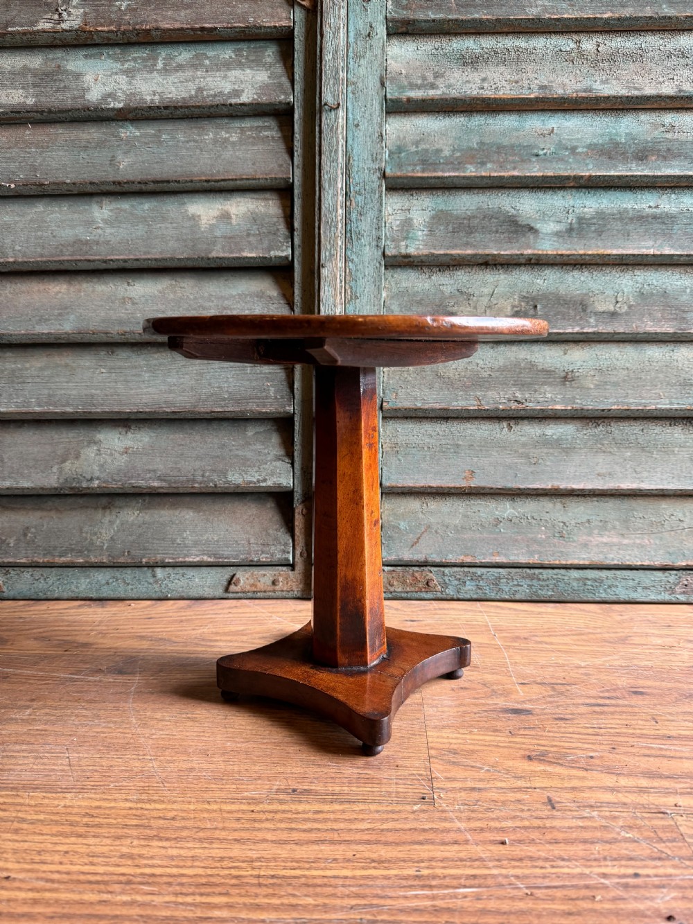 Apprentice Piece Table View III