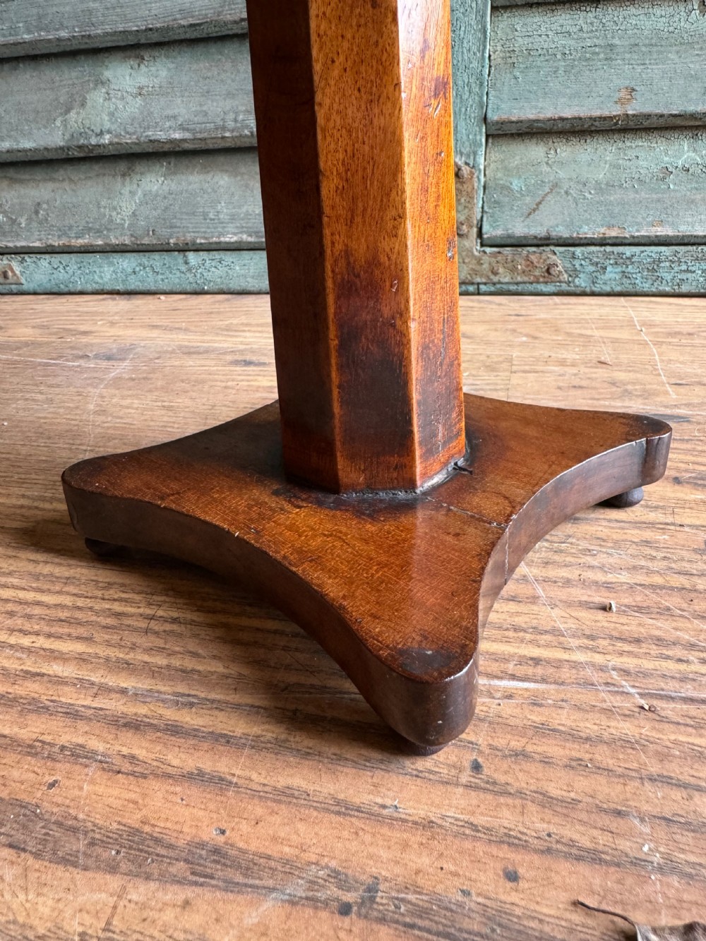 Apprentice Piece Table View VIII