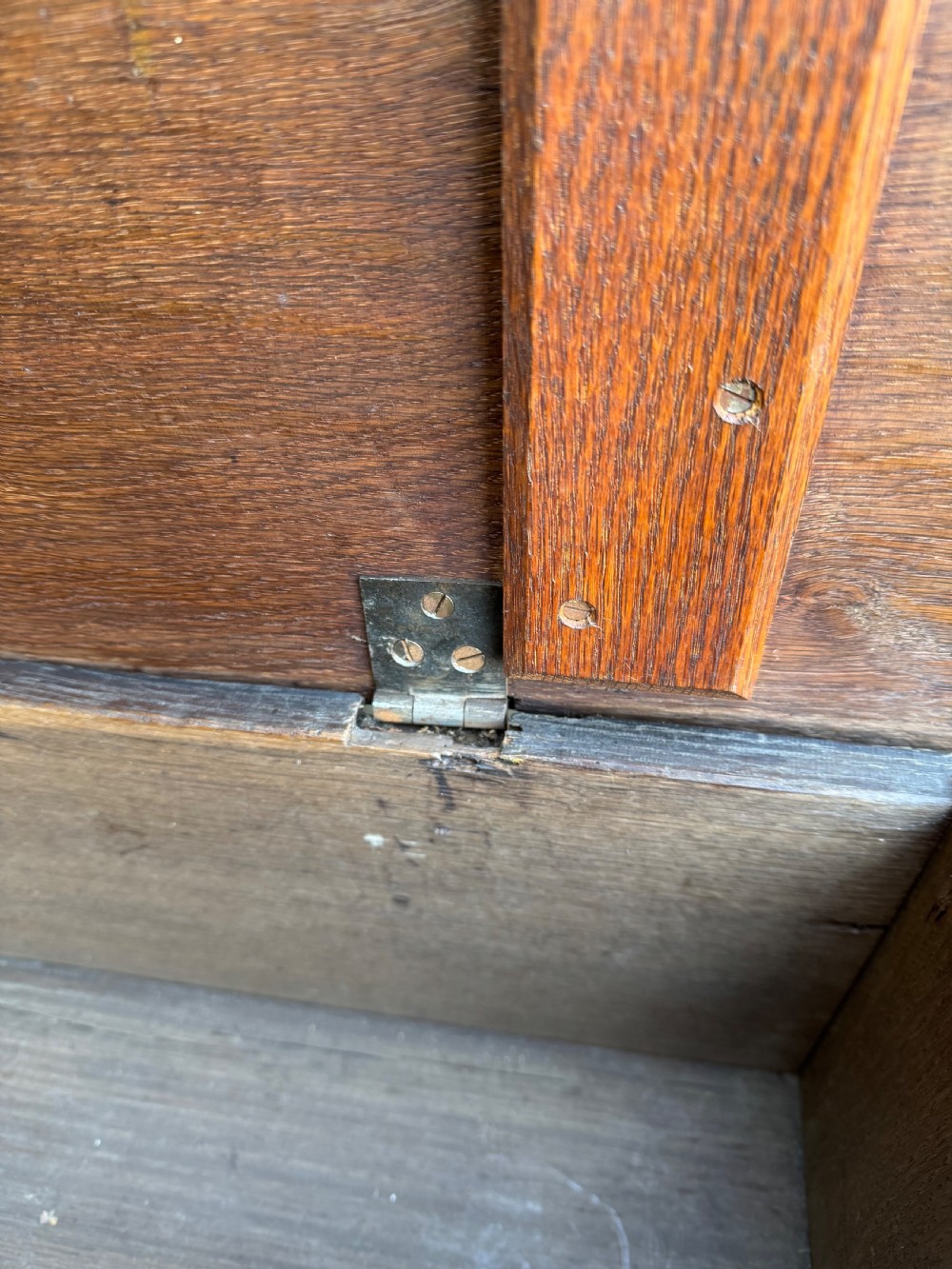 Early Oak Chest View XVII