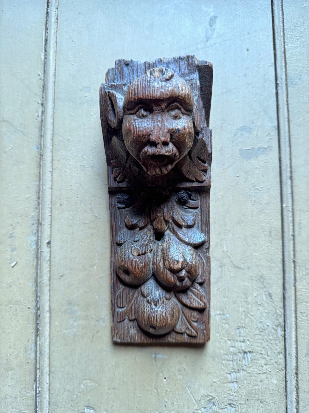 Early Oak Carving 