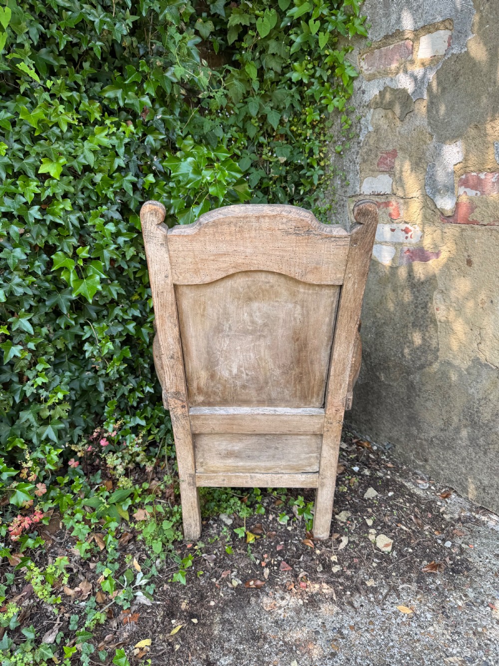 Early Elm Armchair View XV