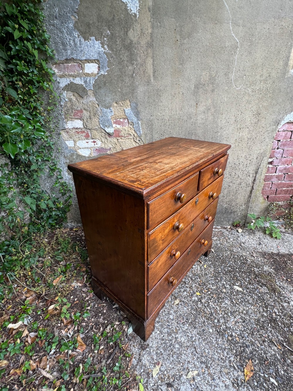 Antique Chest of Drawers  View XVIII