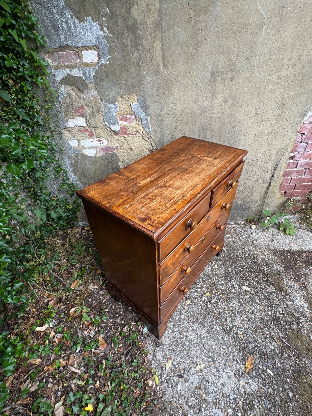 Antique Chest of Drawers  View XIX