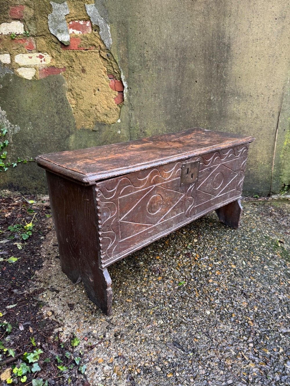 Early Elm Plank Coffer  View VIII