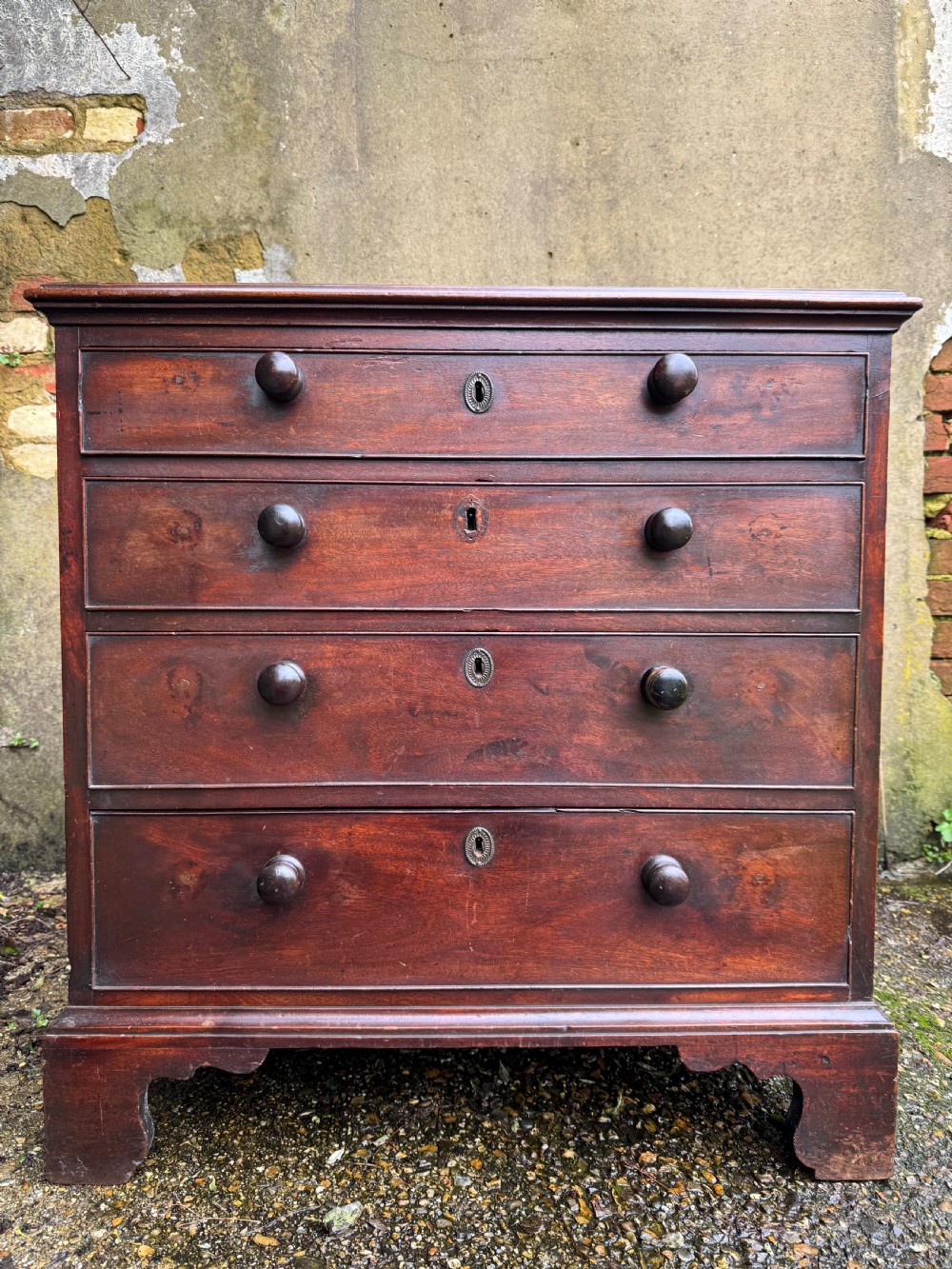 Georgian Chest of Drawers 