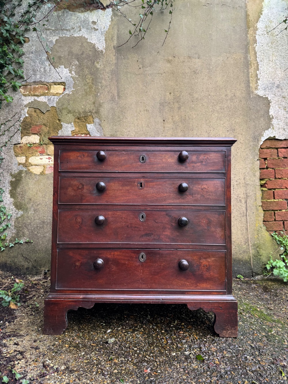 Georgian Chest of Drawers  View III
