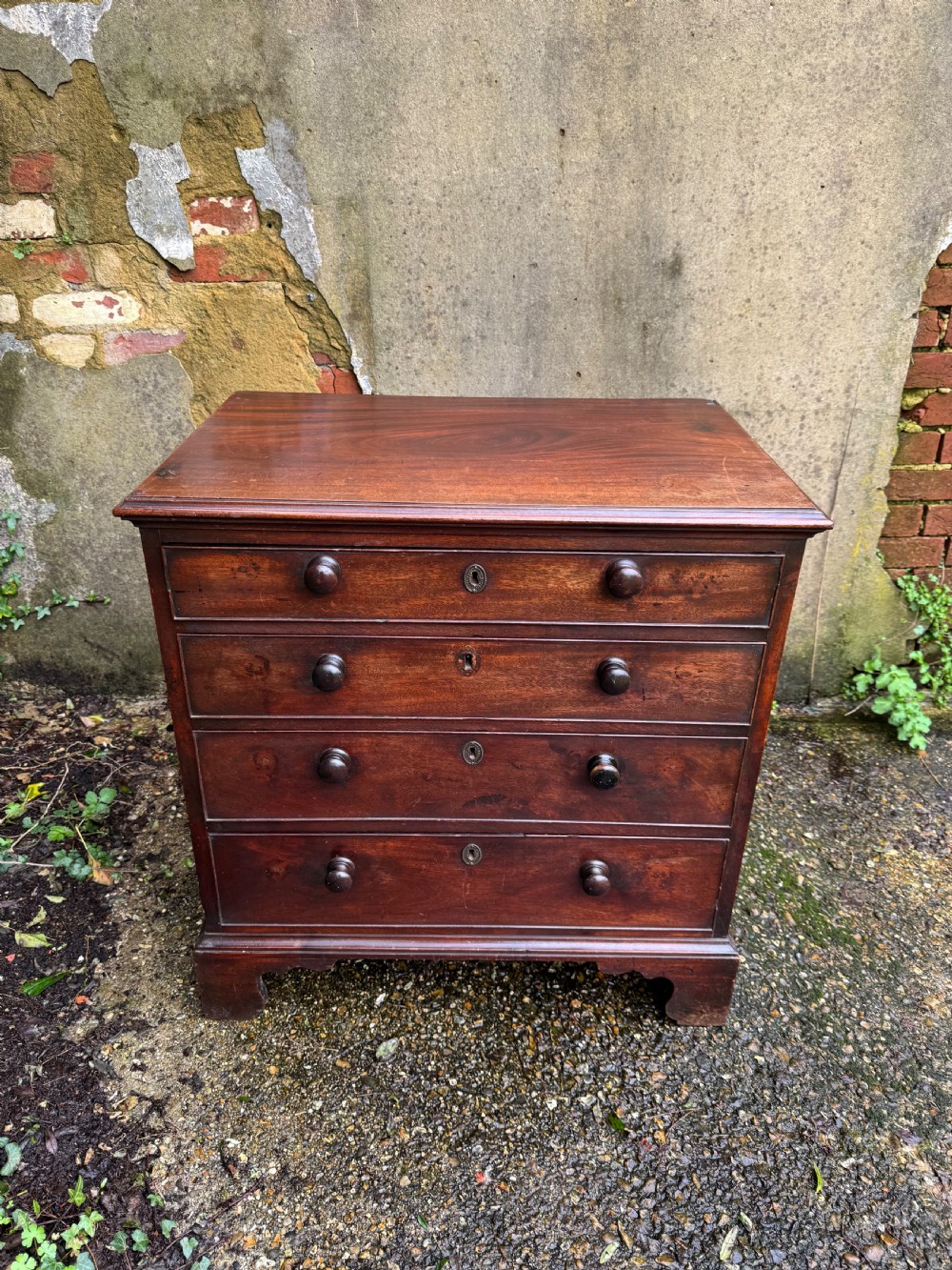 Georgian Chest of Drawers  View IV