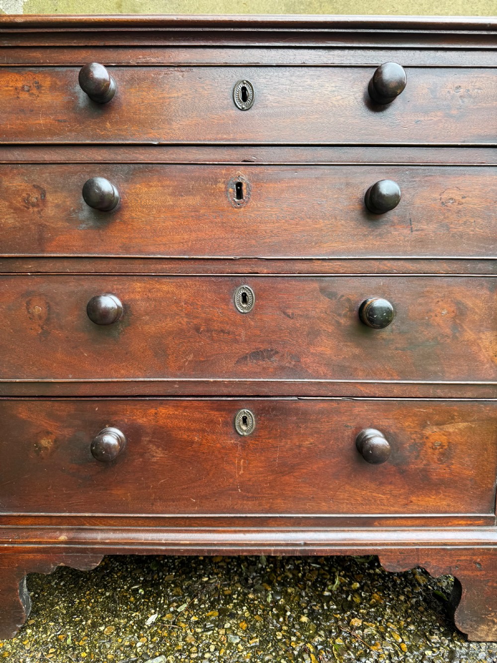 Georgian Chest of Drawers  View VIII