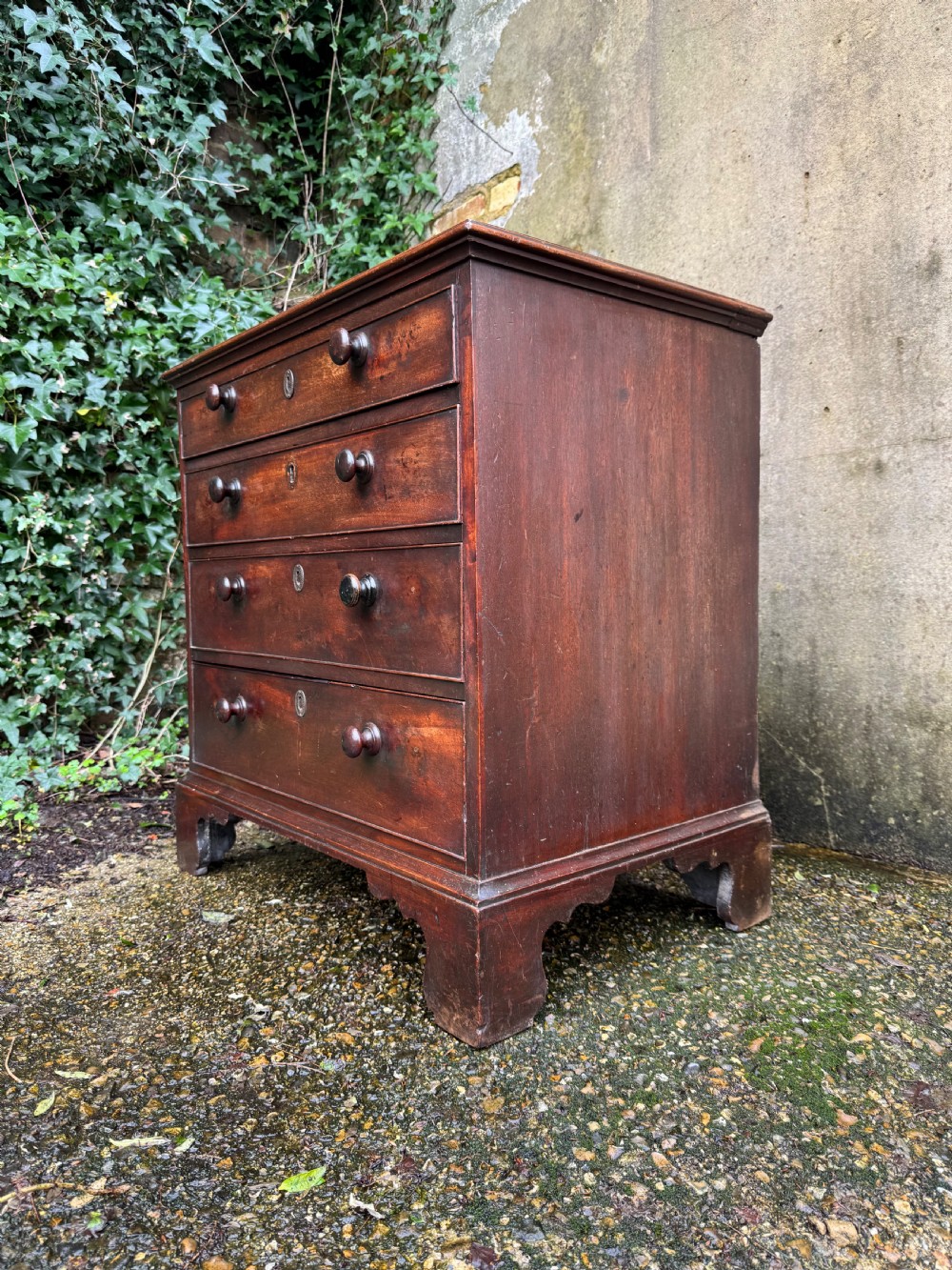 Georgian Chest of Drawers  View IX