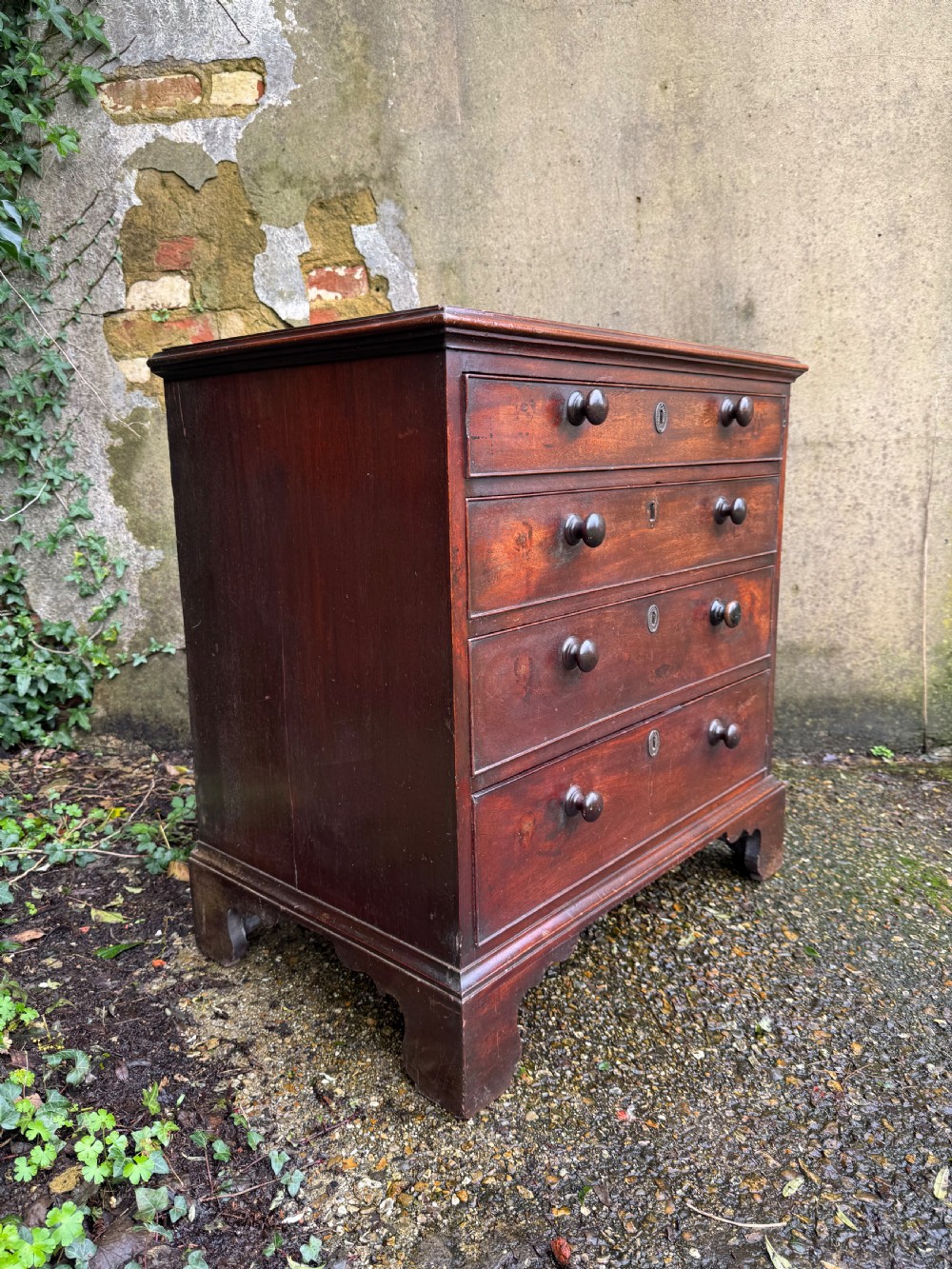 Georgian Chest of Drawers  View XII