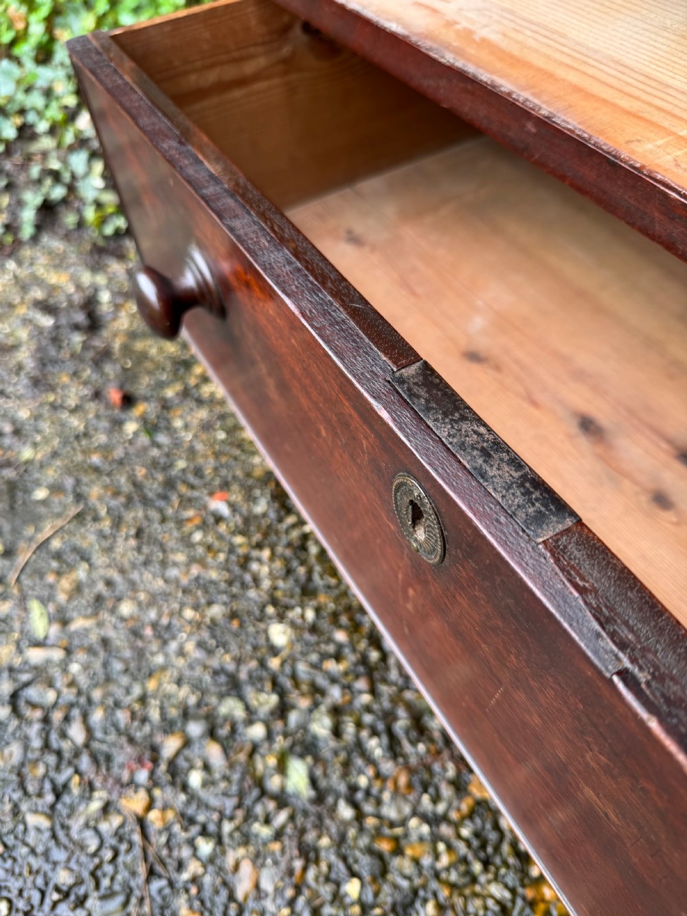 Georgian Chest of Drawers  View XV