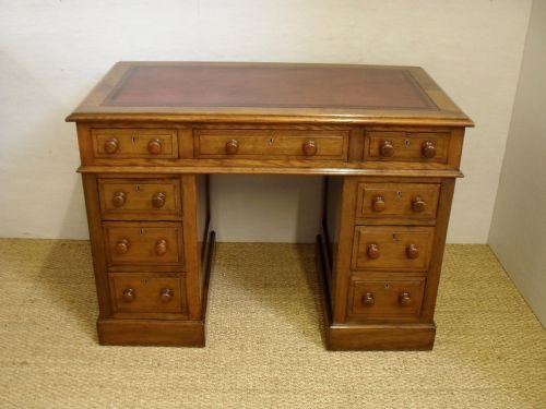 Oak Kneehole Writing Desk