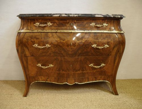Italian Chest of Drawers