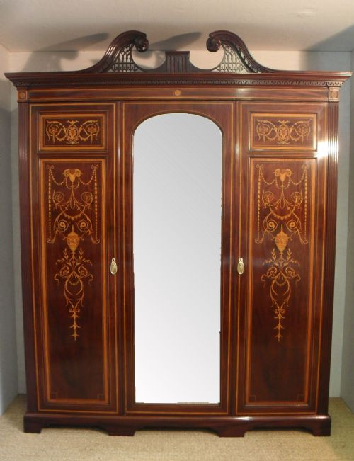 Edwardian Sheraton Revival Wardrobe Attributed to Gillows