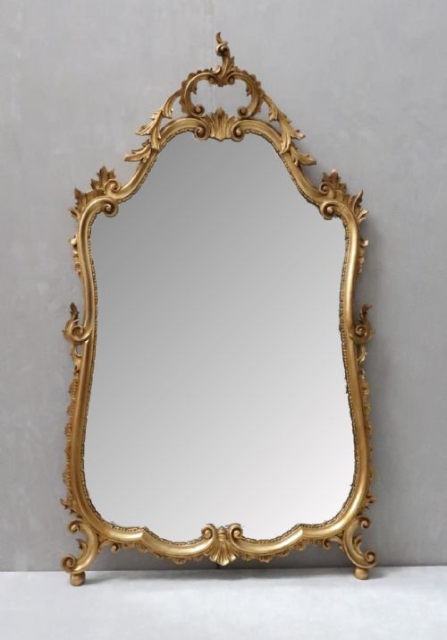 Italian Giltwood Carved Wall Mirror