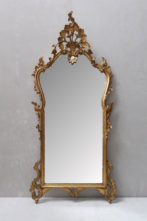 Italian Carved Giltwood Wall Mirror