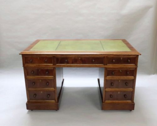 Victorian Figured Mahogany Pedestal Kneehole Writing Desk