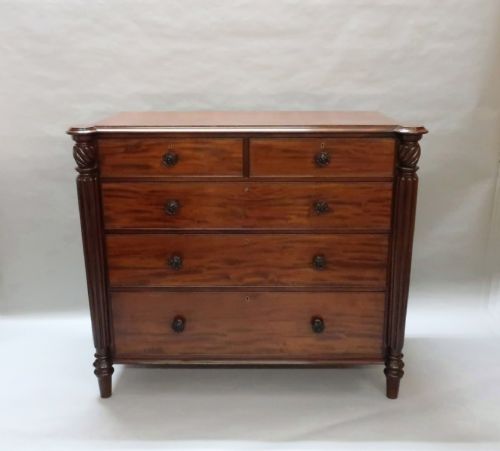 Early Victorian Mahogany Chest of Drawers Attributed to Gillows