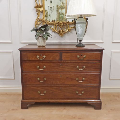 Georgian Mahogany Chest of Drawers Attributed to Gillows