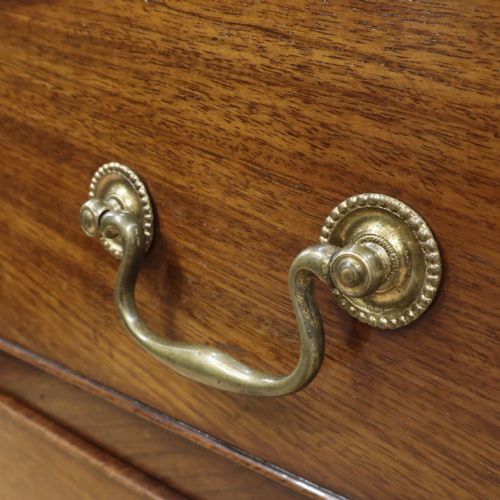 fig 3. Georgian Mahogany Chest of Drawers Attributed to Gillows