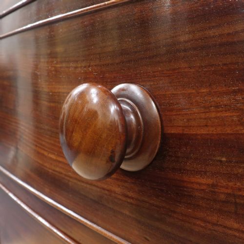 fig 2. Georgian Mahogany Bow Fronted Chest of Drawers Attributed to Gillows