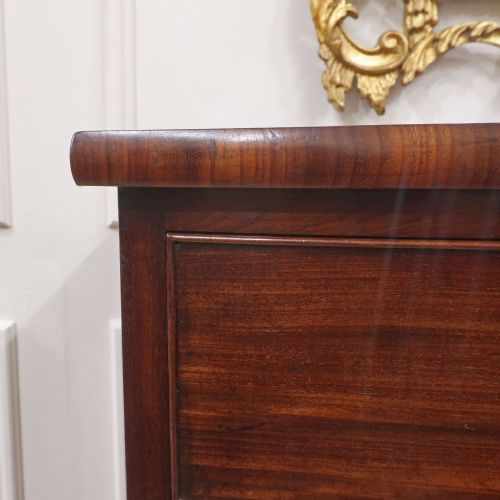 fig 4. Georgian Mahogany Bow Fronted Chest of Drawers Attributed to Gillows