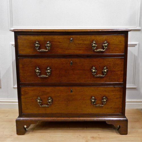 GEORGIAN CHIPPENDALE PERIOD MAHOGANY CHEST OF DRAWERS - ADDITIONAL PHOTO 13