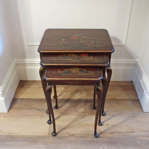 QUEEN ANNE STYLE CHINOISERIE NEST OF THREE TABLES - ADDITIONAL PHOTO 3