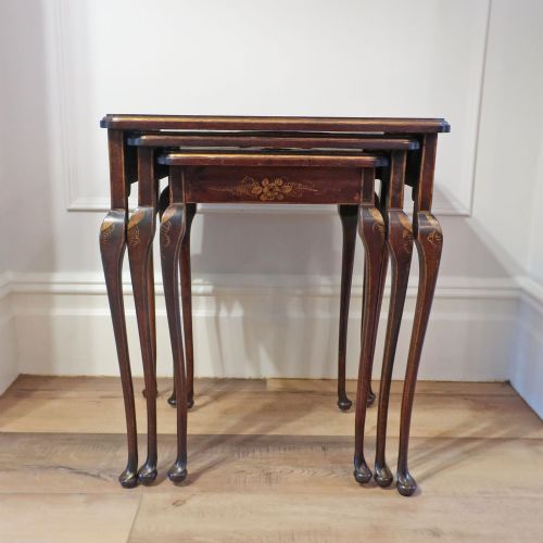 QUEEN ANNE STYLE CHINOISERIE NEST OF THREE TABLES - ADDITIONAL PHOTO 10