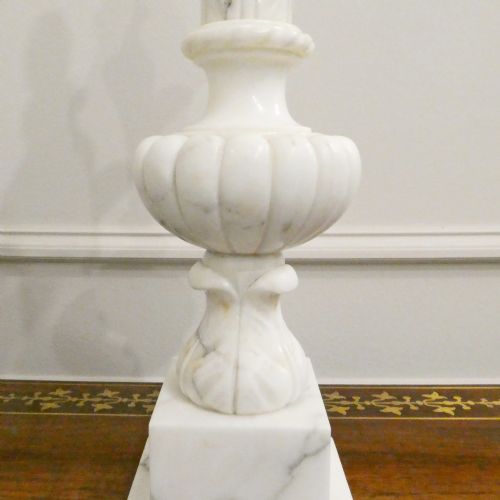 EARLY 20TH CENTURY ITALIAN ALABASTER TABLE LAMP - ADDITIONAL PHOTO 1