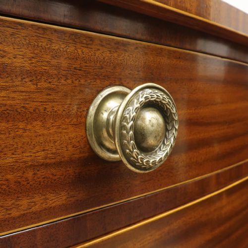 GEORGIAN MAHOGANY BOW FRONTED CHEST OF DRAWERS - ADDITIONAL PHOTO 2