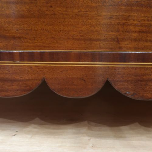 GEORGIAN MAHOGANY BOW FRONTED CHEST OF DRAWERS - ADDITIONAL PHOTO 11