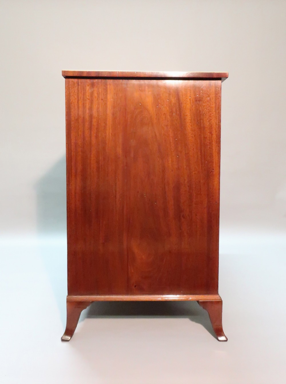 Georgian Figured Mahogany Chest of Drawers View VIII