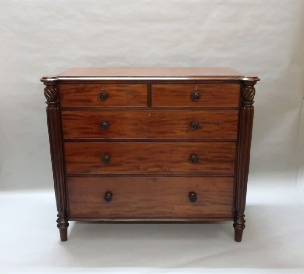 Early Victorian Mahogany Chest of Drawers Attributed to Gillows