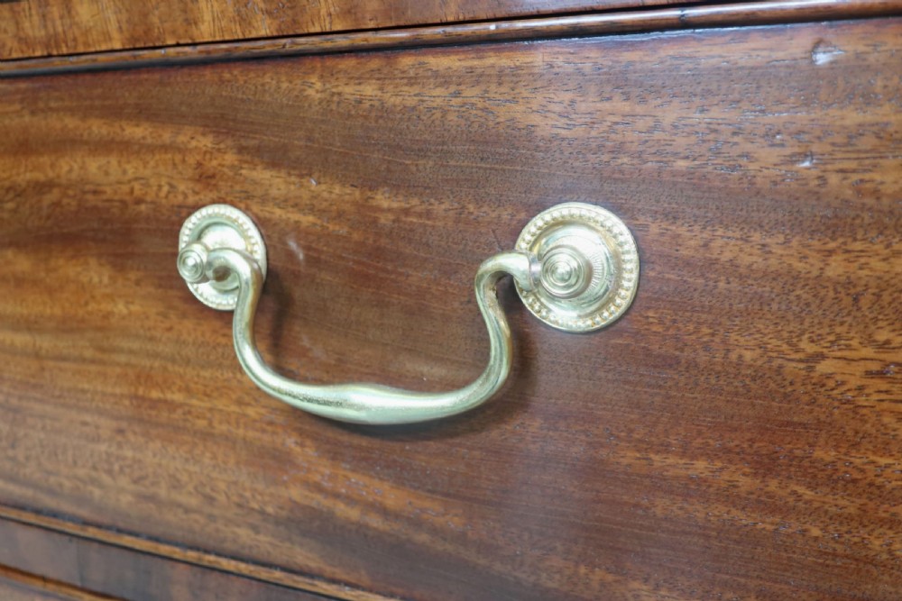 GEORGIAN FIGURED MAHOGANY CHEST OF DRAWERS View V