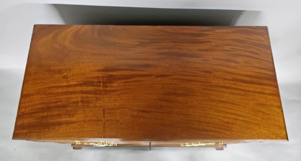 GEORGIAN FIGURED MAHOGANY CHEST OF DRAWERS View VII