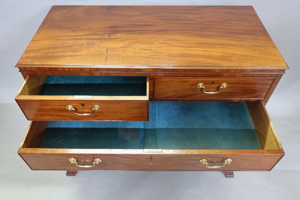 GEORGIAN FIGURED MAHOGANY CHEST OF DRAWERS View XII